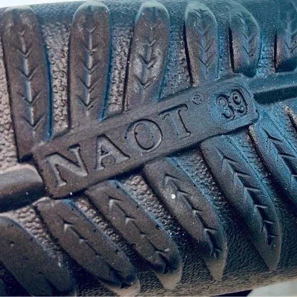 Naot Metallic Pewter Silver Bronze Rongo Mary Jane Slingback Flat Shoes, sz 39 8 - Picture 11 of 12